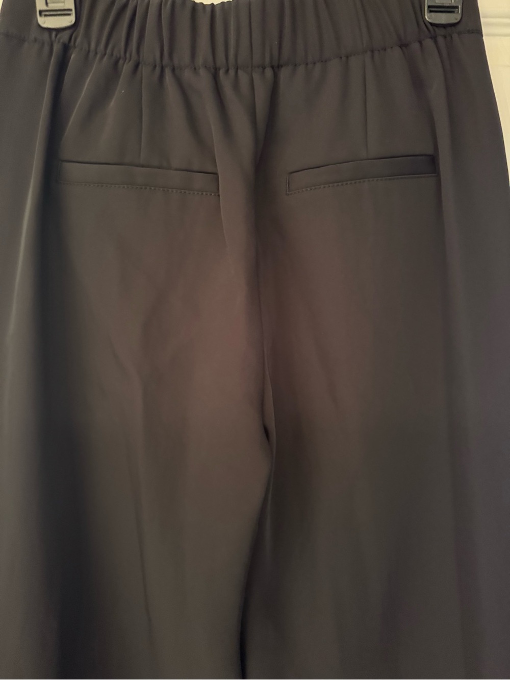 Vince Pleated Pull-On Tapered Leg Pants Cropped Women’s Black Size XS - Picture 12 of 13